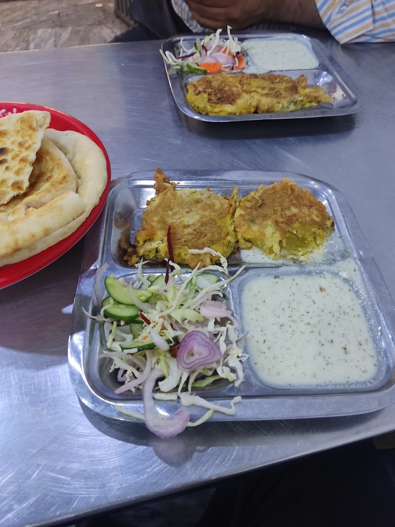 Haji Naan Shop (Nathoo naan Tikki) in Sheikhupura, Punjab