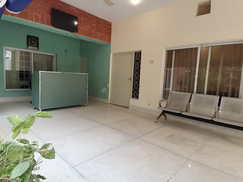 Spine physiotherapy clinic sahiwal in Sahiwal, Punjab