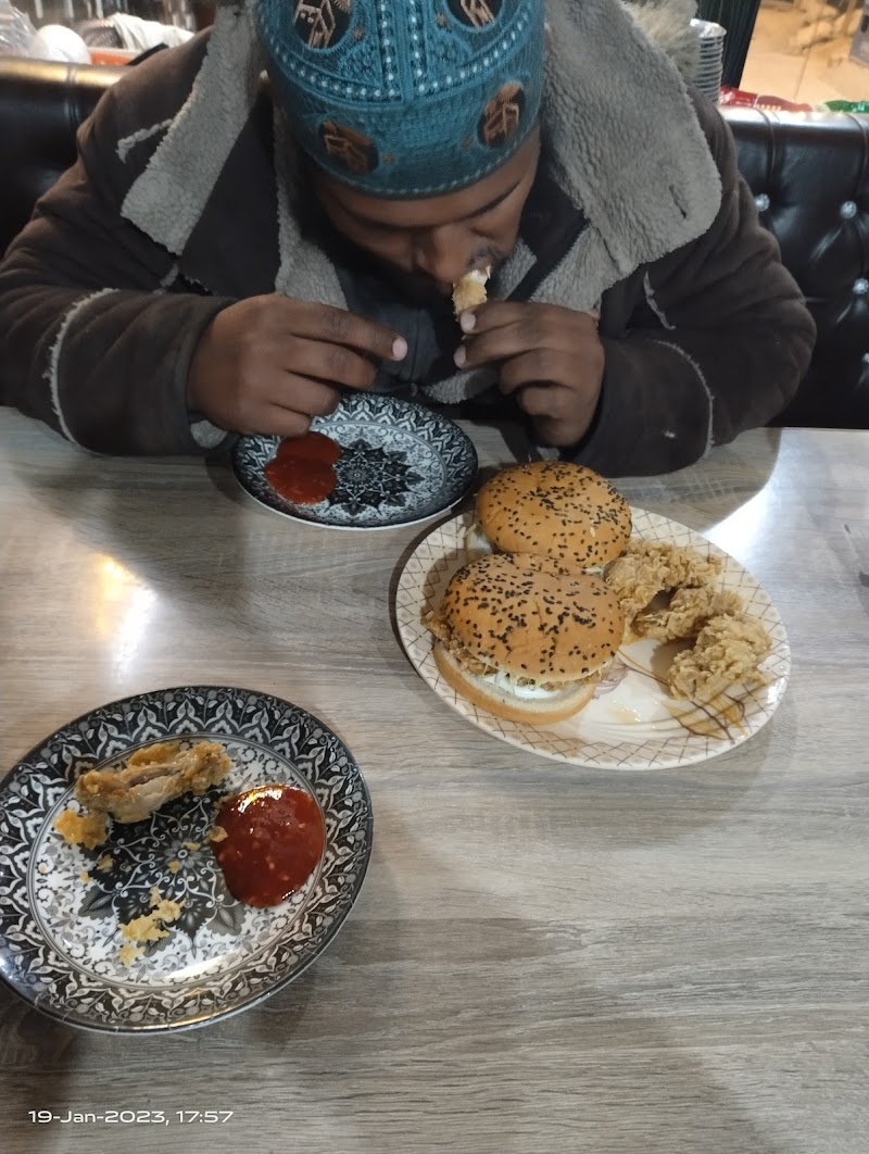 Pizza 17" in Jhelum, Punjab