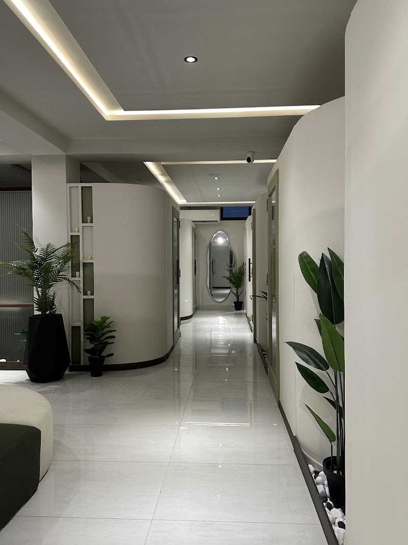 Move Better - Executive Clinics | Canal Road (Chiropractic, Osteopathy, Acupuncture, Physio, Laser Therapy & Pain Management)