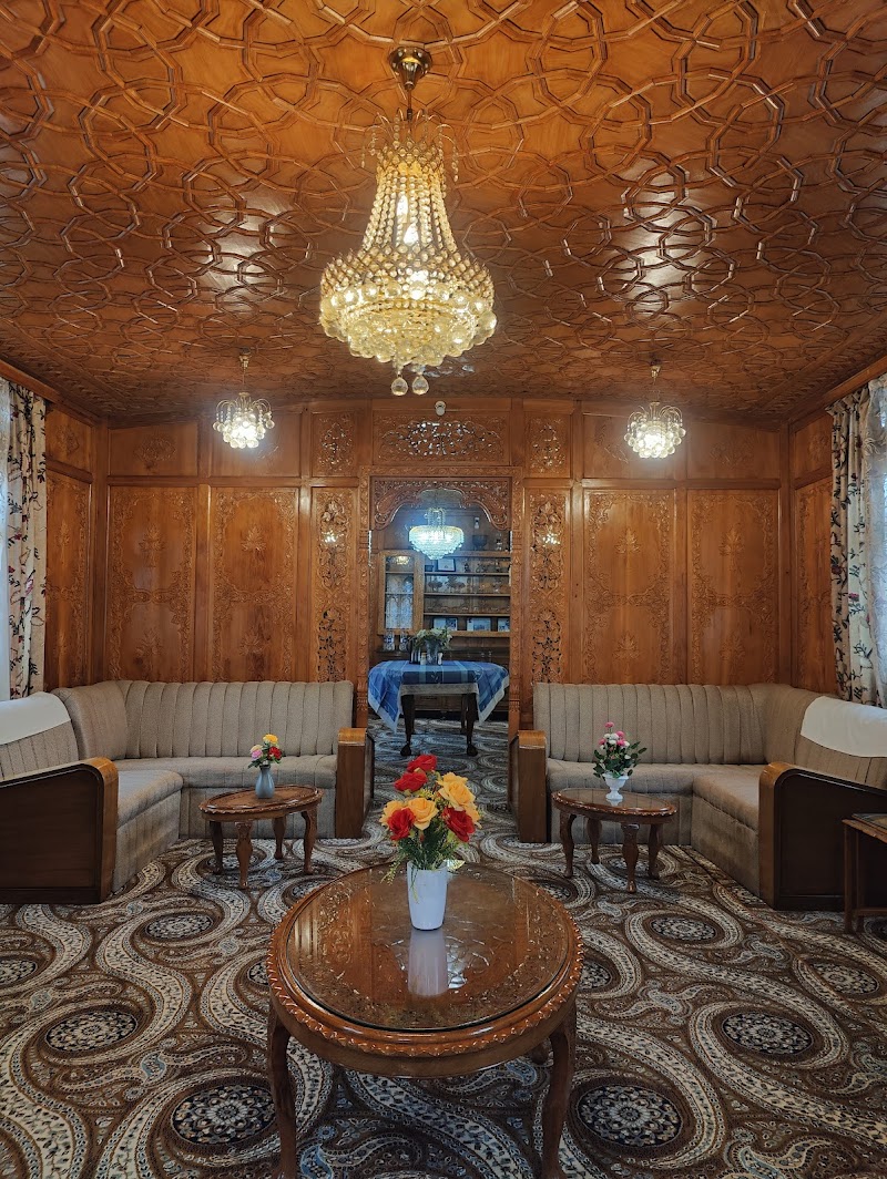 Wangnoo Houseboats, Best, Luxury houseboats in Srinagar, Kashmir - Nigeen Lake in Srinagar, Punjab