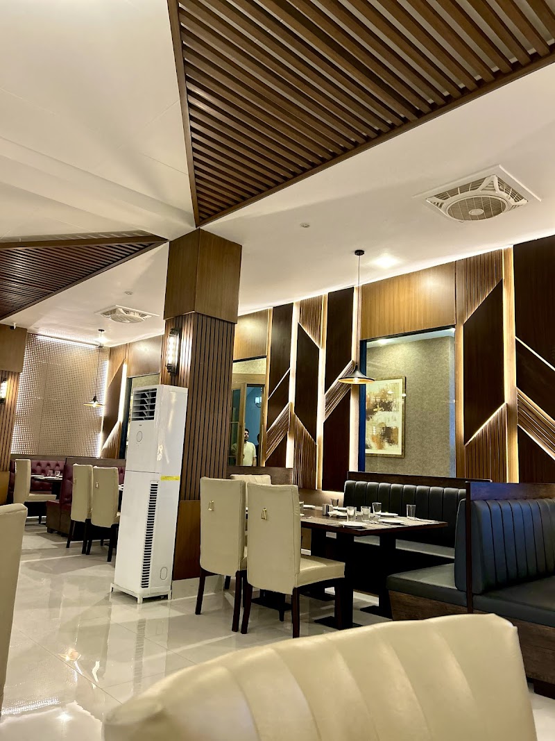 Salt'n Pepper Restaurant in Burewala, Punjab