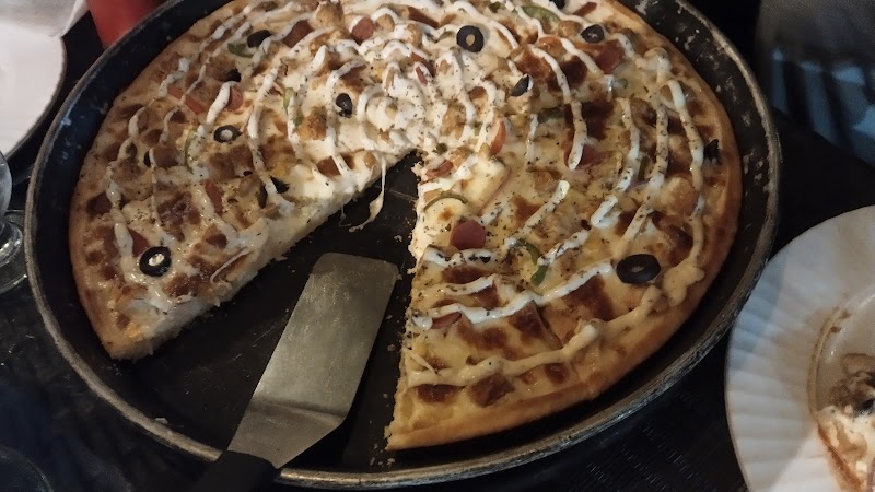 Cloudz cafe and restaurant in Gujrat, Punjab