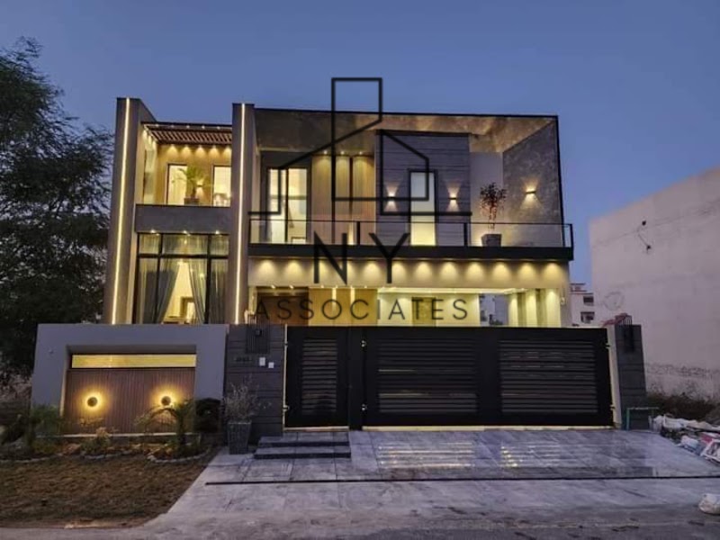 Royal Orchard Overseas Block Multan in Multan, Punjab