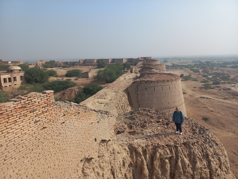 Suhail Rent A Car in Bahawalpur, Punjab