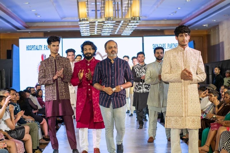 Gadhavi's in Vadodara, GJ