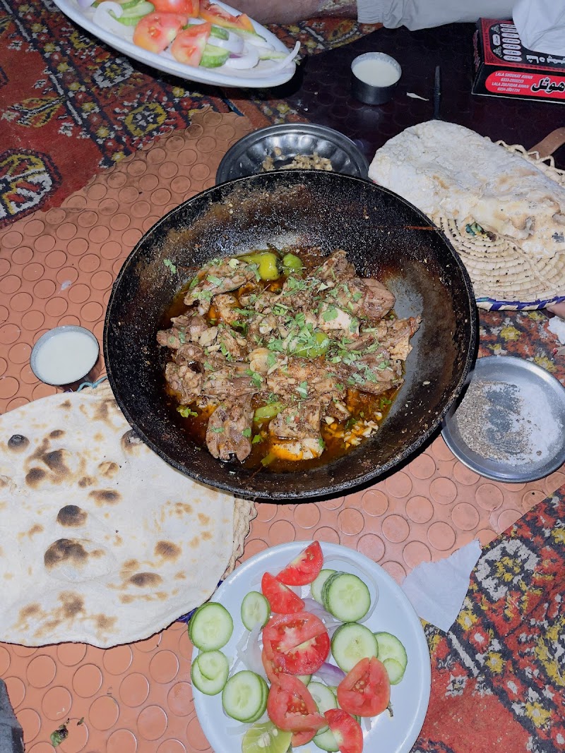 Shah pump hotel in Mīrpur Khās, Sindh