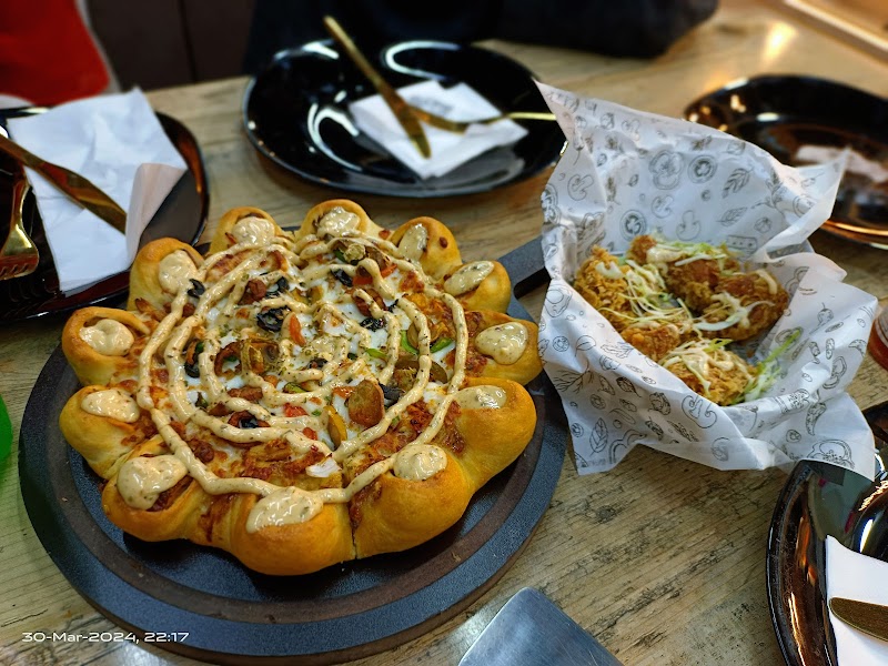 PIZZA ARENA LODHRAN in Lodhrān, Punjab