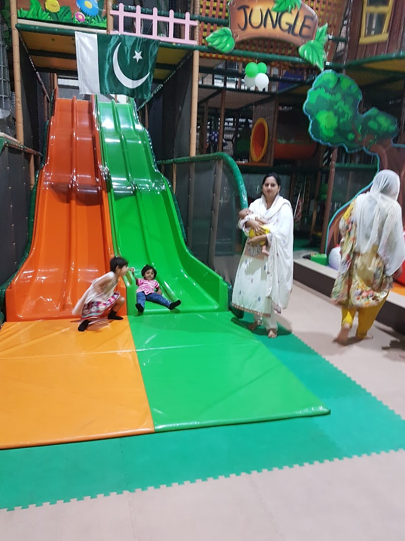 Azaan Heights Plaza in Sahiwal, Punjab