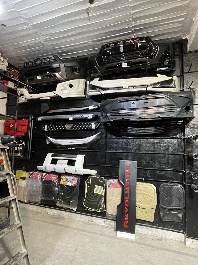 Shoaib Rasheed Auto and Screen Center in Mandi Bahauddin, Punjab