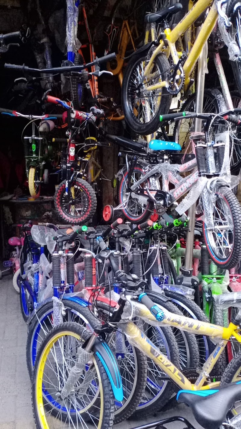Nila Gumbad Market in Lahore, Punjab