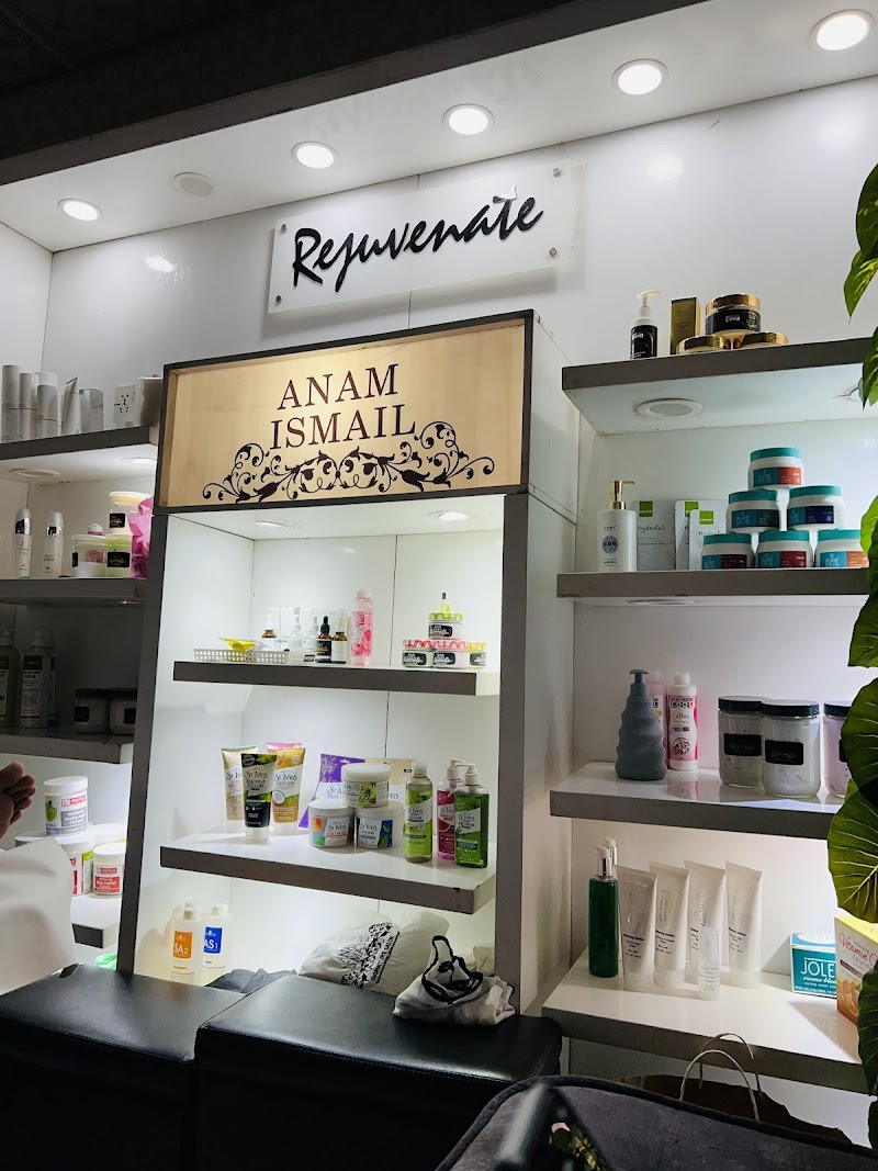 Anam ismail signature salon in Okara, Punjab