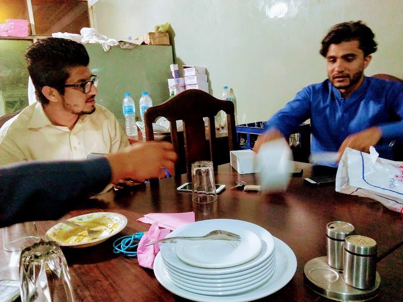 Khan Pan Corner in Gujrat, Punjab