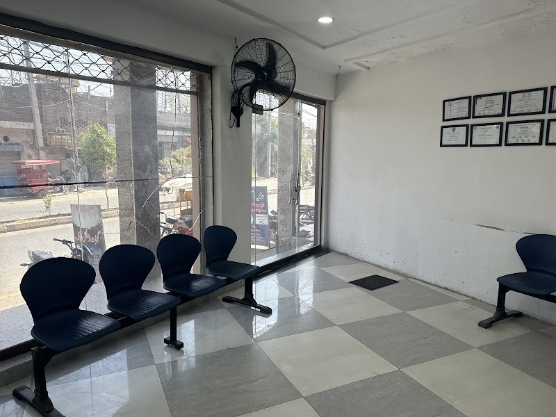 Gujrat Dental Clinic Dr.Tayyab Rauf in Gujrat, Punjab