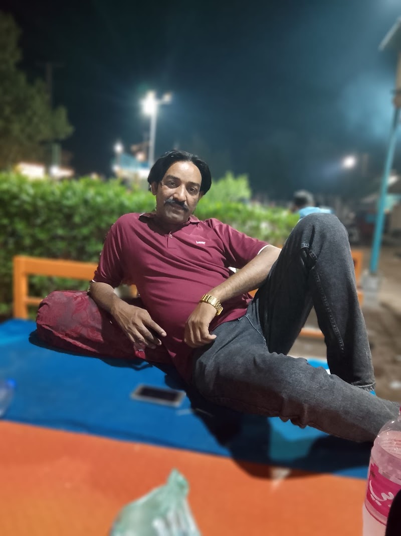 Shah pump hotel in Mīrpur Khās, Sindh