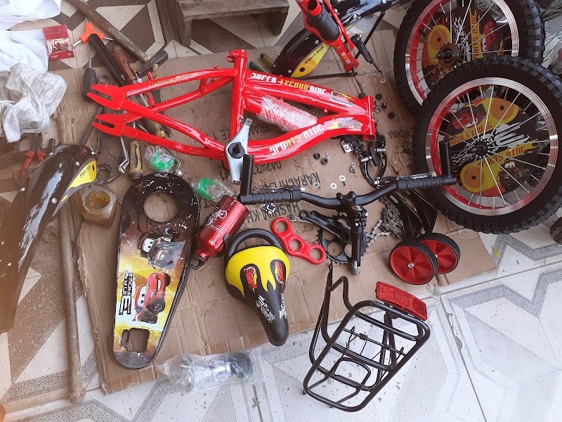 Nila Gumbad Market in Lahore, Punjab