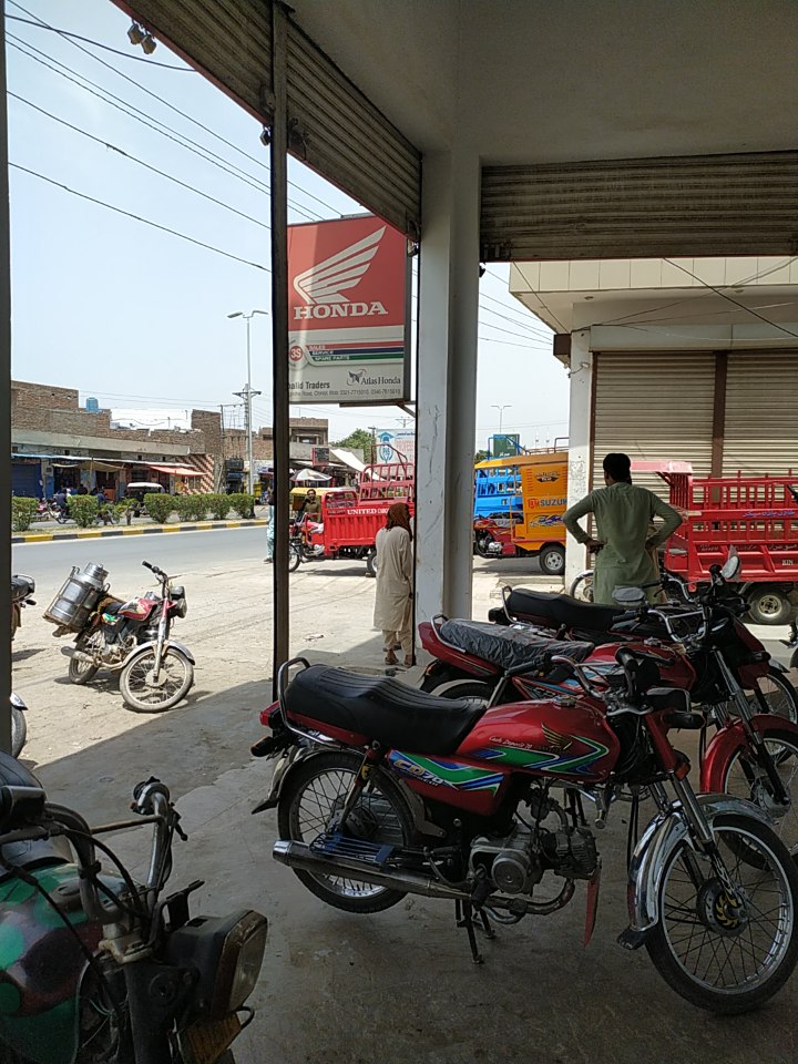 Khalid Traders (Atlas Honda Dealership) in Chiniot, Punjab