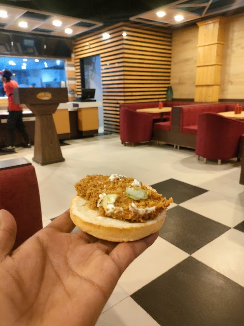 Mr.Wingg'z Mandi Bahadudin in Mandi Bahauddin, Punjab