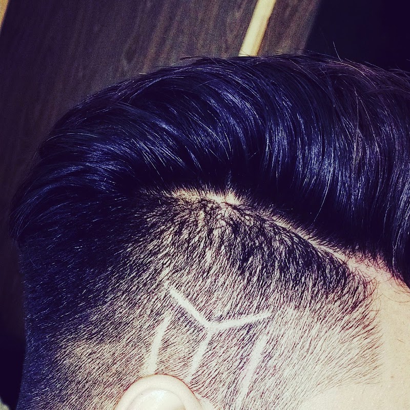 Clean cut Saloon in Gojra, Punjab