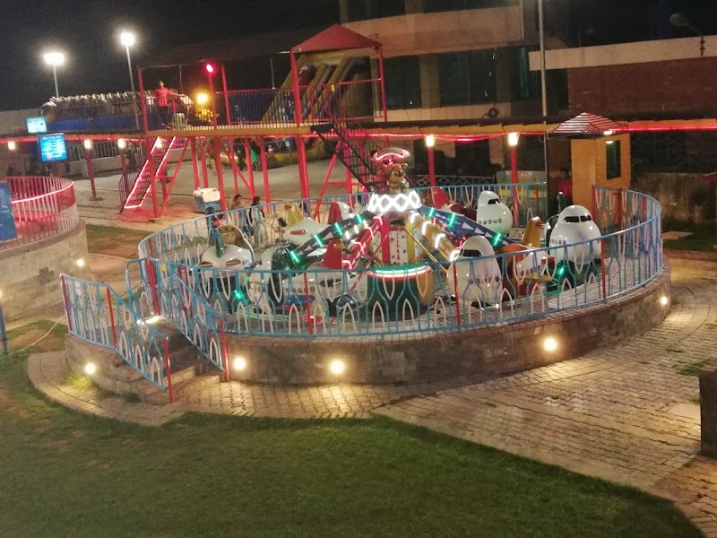 Hatim Tai Play land (sasta bazar) in Gujranwala, Punjab