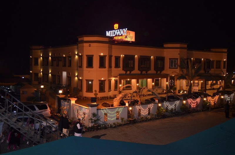 MIDWAY HOTEL & RESTAURANT in Sadiqabad, Punjab