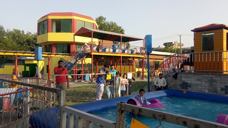 Hatim Tai Play land (sasta bazar) in Gujranwala, Punjab