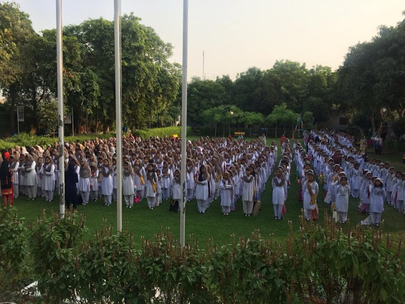 Chiniot Islamia School & College (Girls Campus) in Faisalabad, Punjab