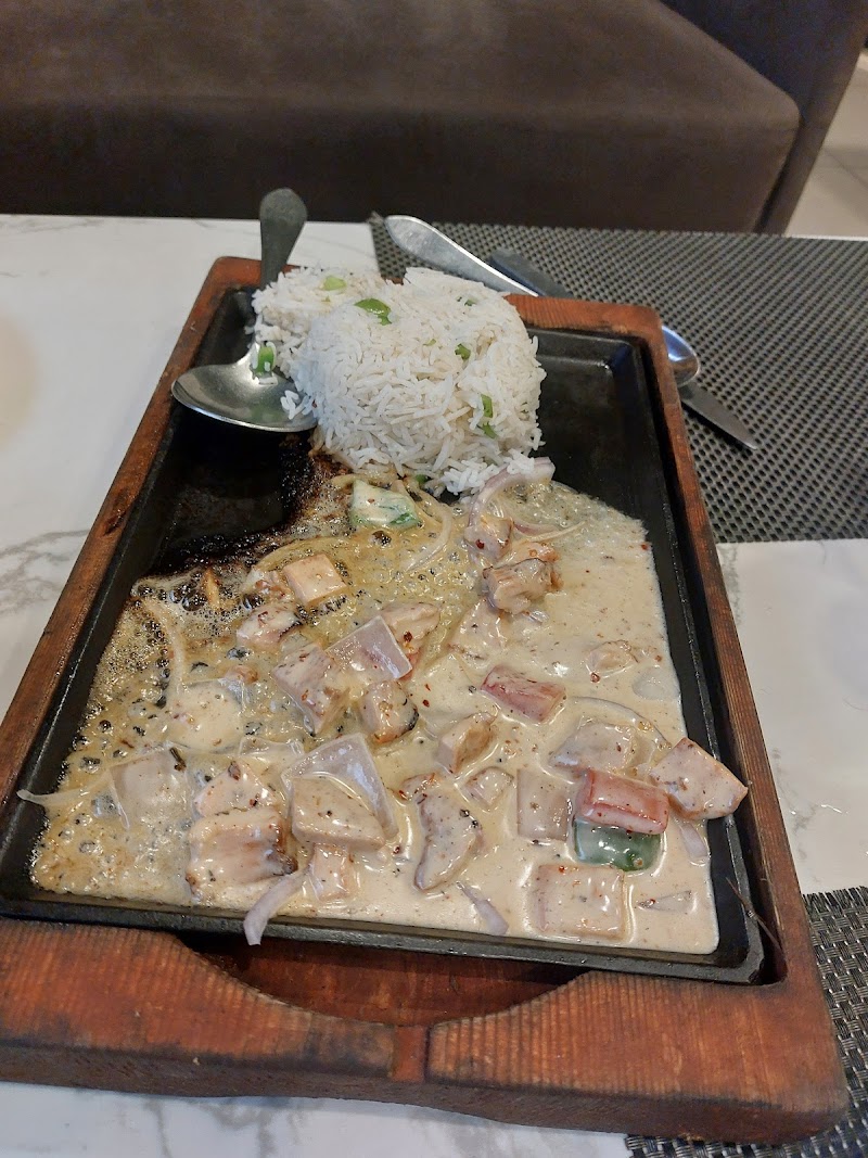 New Kashif Cafe & Restaurant in Dera Ghazi Khan, Punjab