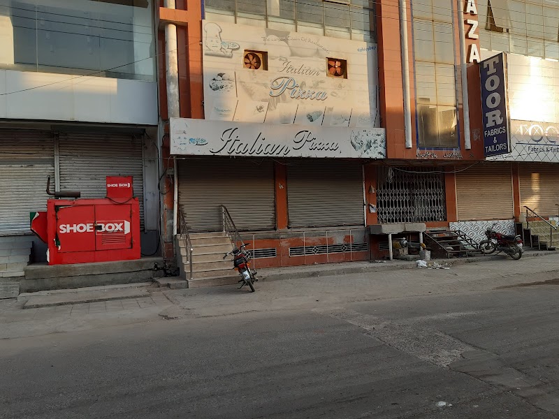 Italian Pizza in Mandi Bahauddin, Punjab