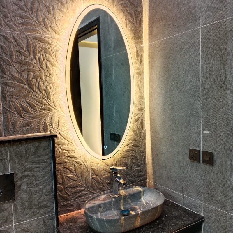 Royal Mirrors in Faisalabad, Punjab