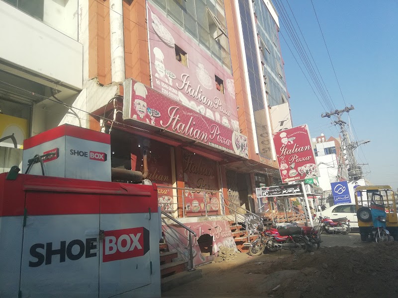 Italian Pizza in Mandi Bahauddin, Punjab