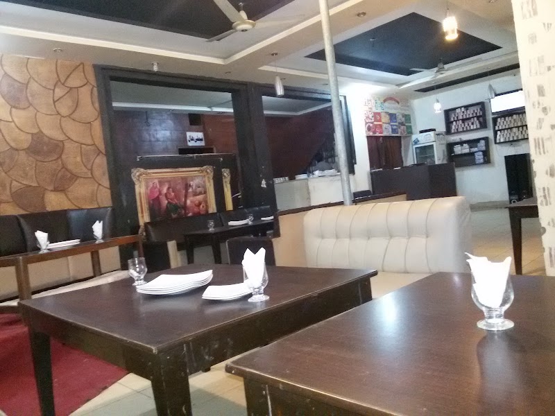 Habib Cakes & Sweets Burewala in Burewala, Punjab