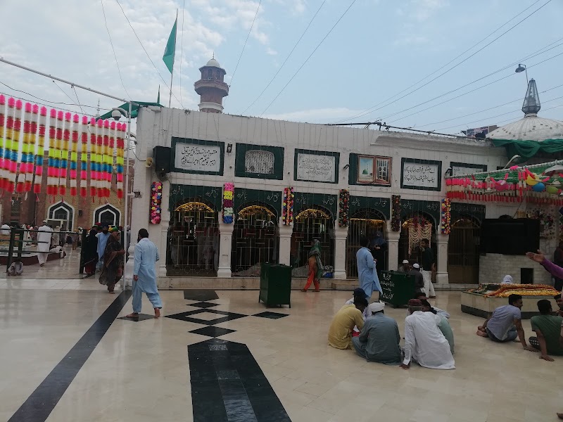 Darbar Hazrat Baba Farid Ud Din Ganj E Shakar RA in Pākpattan, Punjab