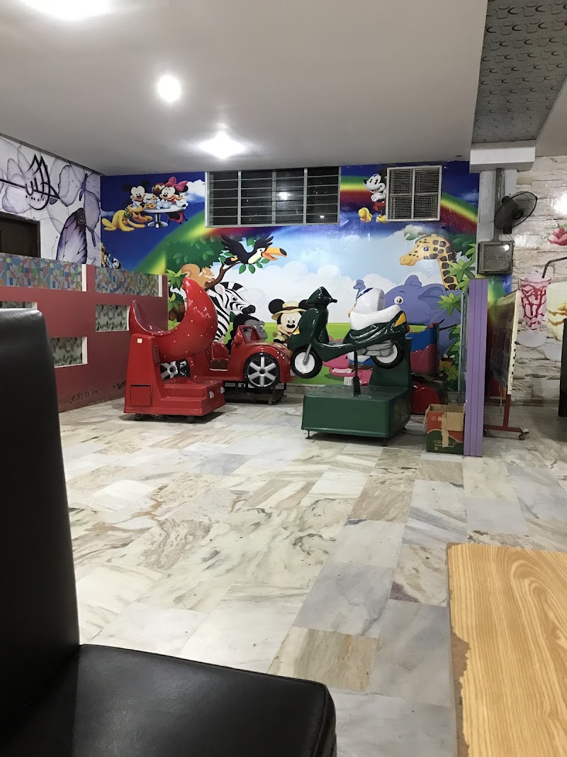Al-Habib Super Mall in Burewala, Punjab