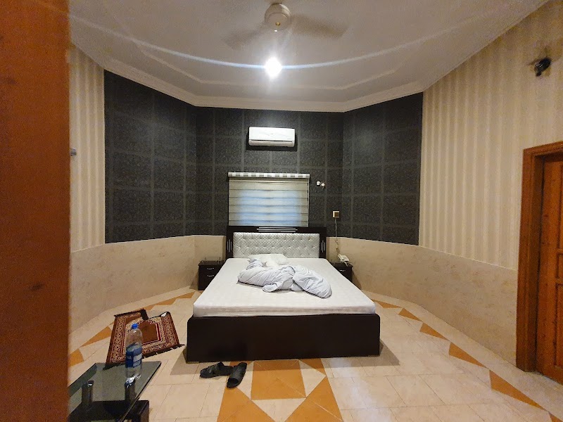 Taj Mahal Guest House in Mīrpur Khās, Sindh