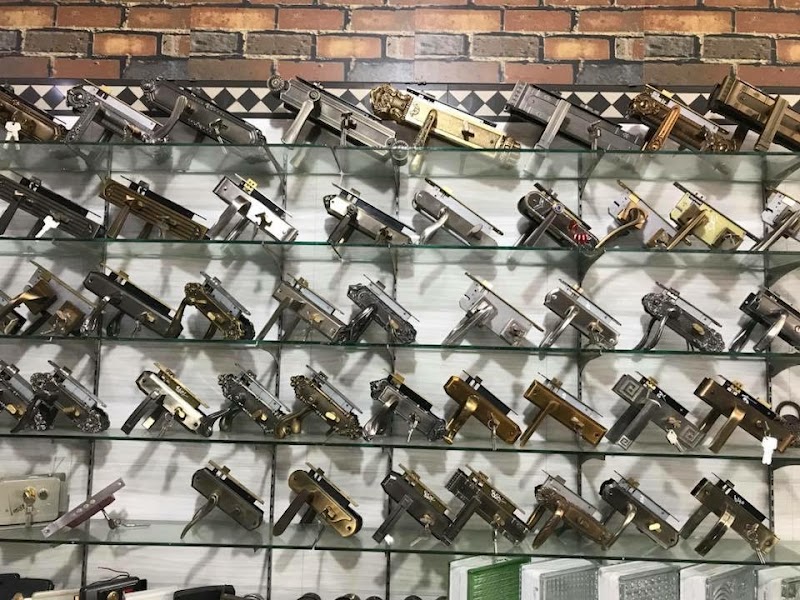 Gujrat Hardware & Paint Store in Mandi Bahauddin, Punjab