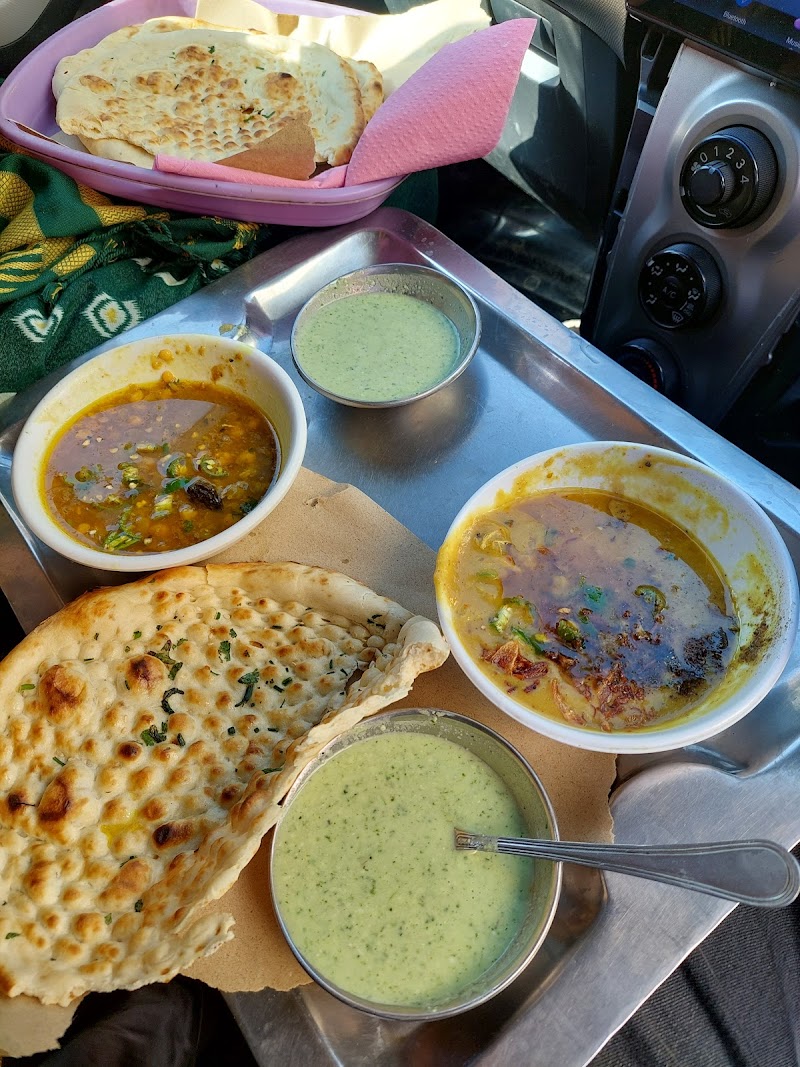 Rafiq Samosa Corner in Gojra, Punjab