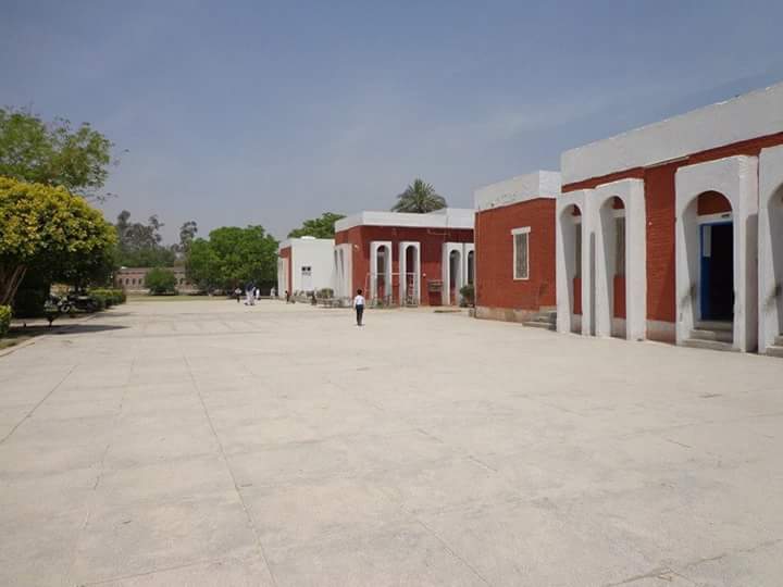 Divisional Public School & College, Dera Ghazi Khan in Dera Ghazi Khan, Punjab