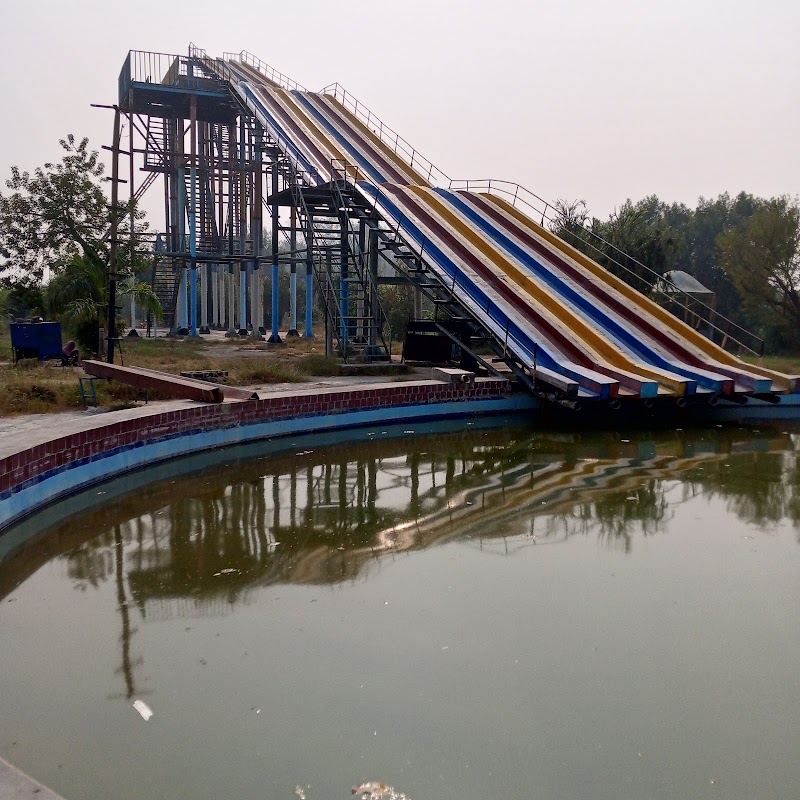 Kingdom Water Park in Muridke, Punjab