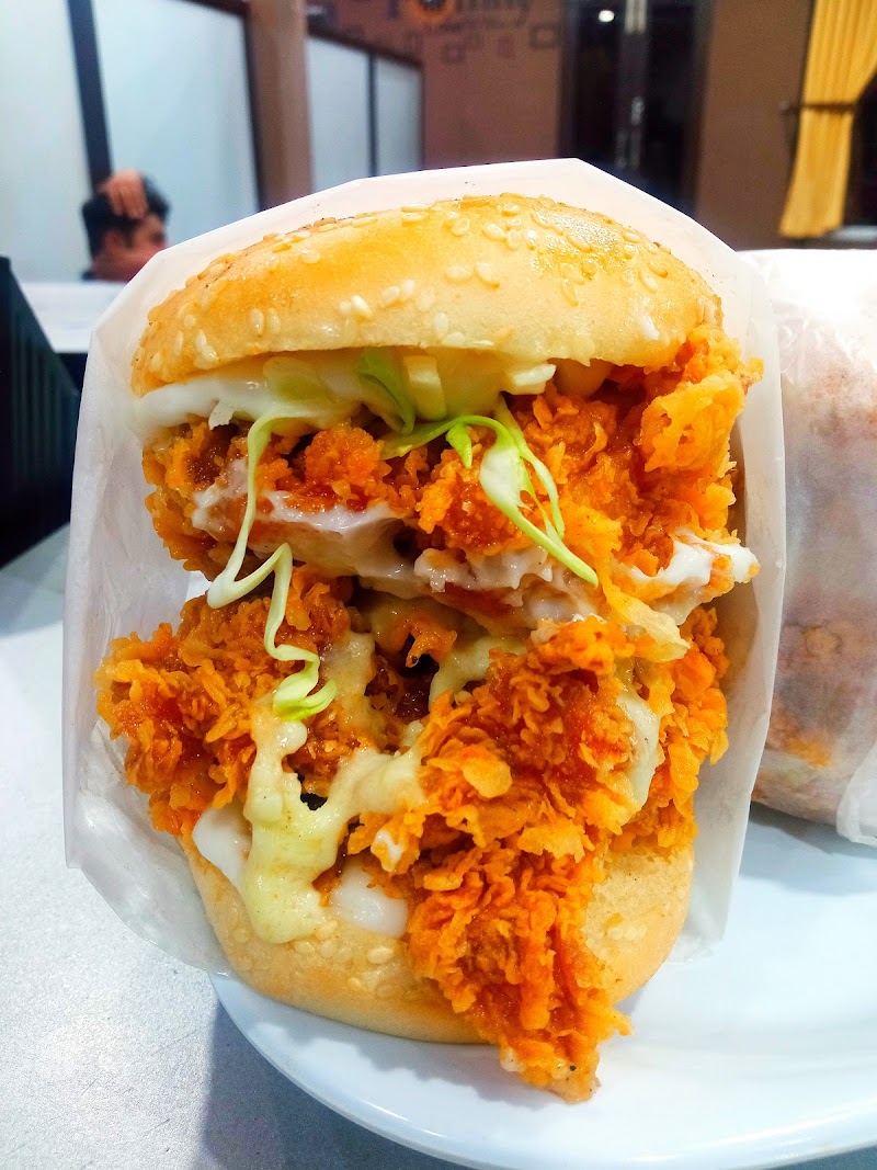 FoodUp Pizza, Fastfood and Cafe in Layyah, Punjab