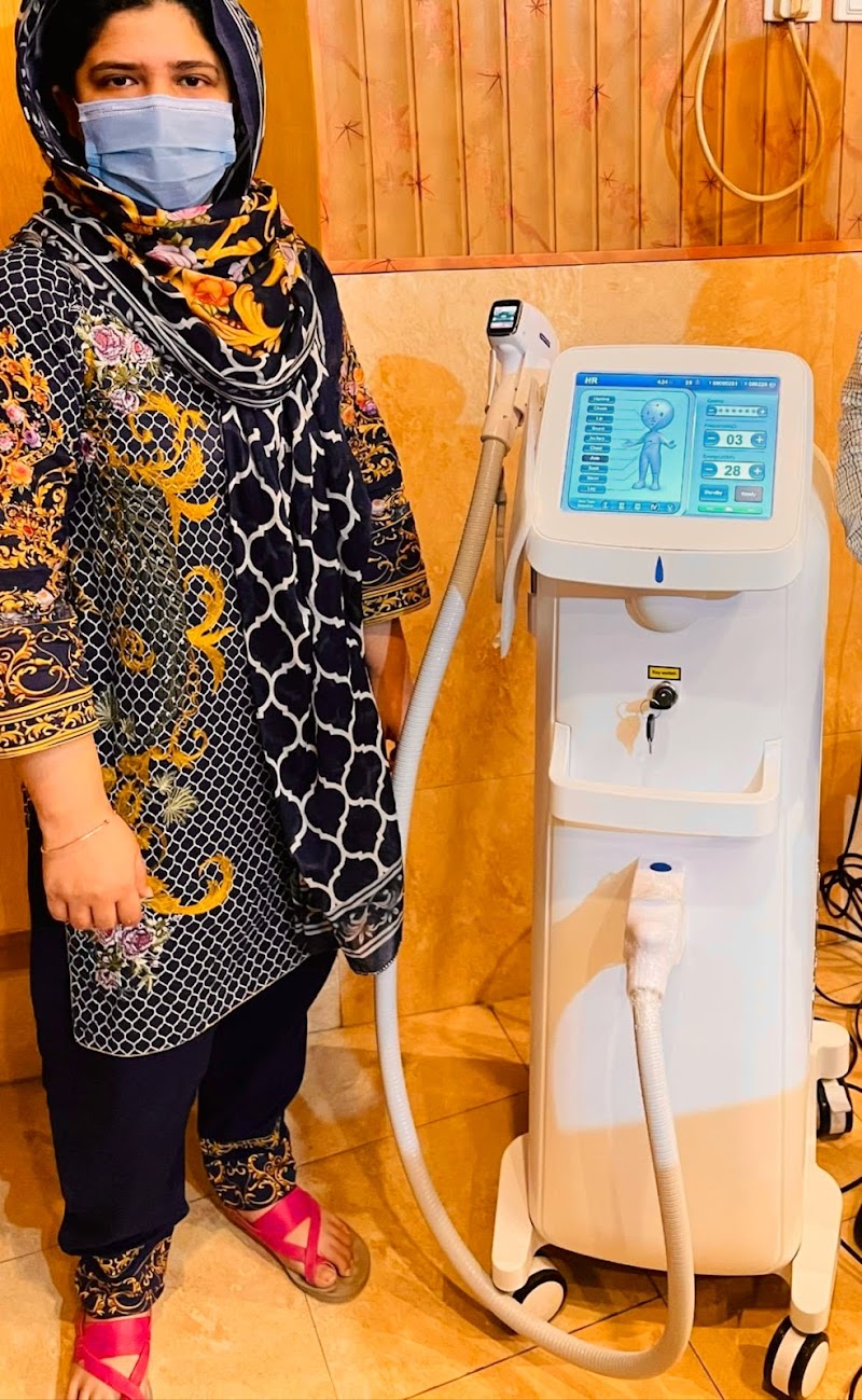 Dr Hina Abbas Sial Skin Hair Aesthetic Clinic in Jhang, Punjab