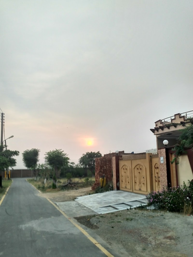Quaid-e-Azam Town Sialkot road Gujranwala in Gujranwala, Punjab