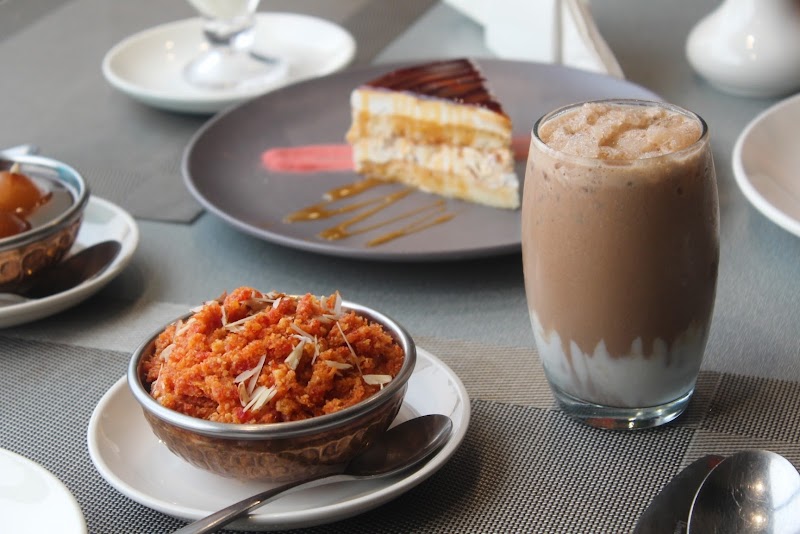 Tohfa Sweets, Bakers & Nazarah Cafe تحفہ سوئیٹس، بیکرز اینڈ نظارہ کیفے in Burewala, Punjab