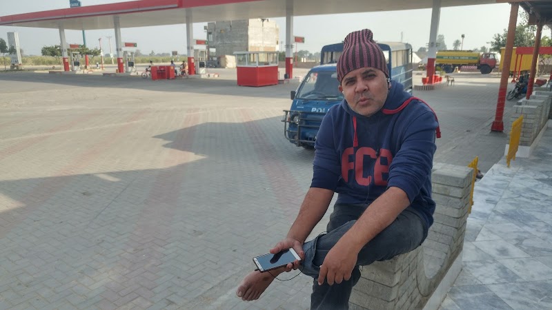 Pakistan Petrolium Service Total Petrol Station in Lodhrān, Punjab