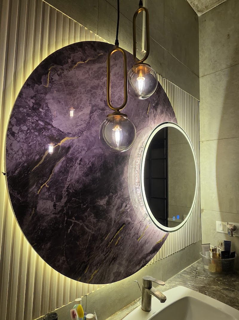Royal Mirrors in Faisalabad, Punjab