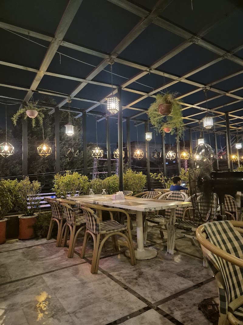 Tasty Student Zaiqa Restaurant gulgasht in Multan, Punjab