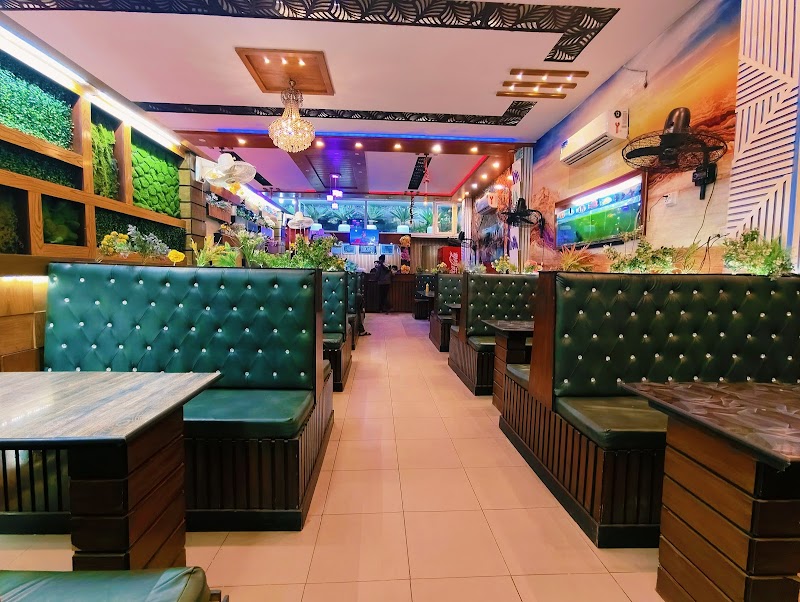 The Pizza Club in Phalia, Punjab