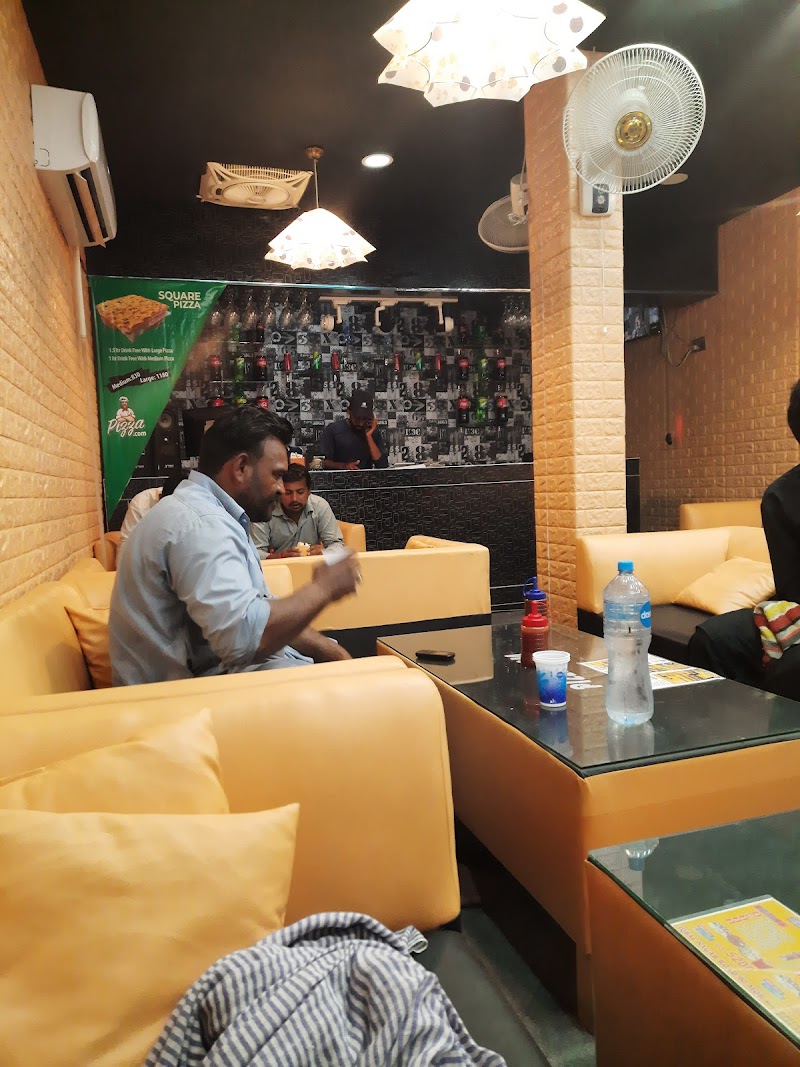 Pizza in Chak 90 Morr, Punjab