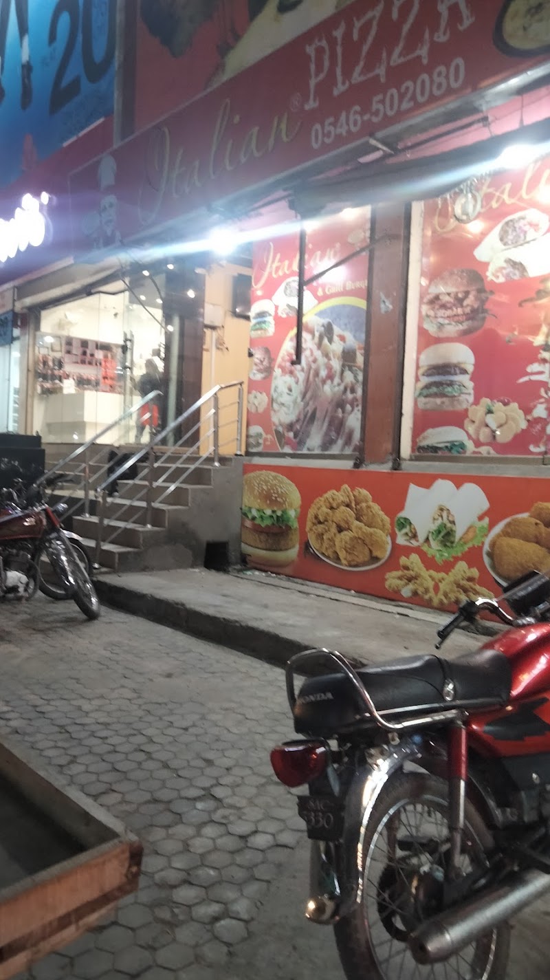 Italian Pizza in Mandi Bahauddin, Punjab