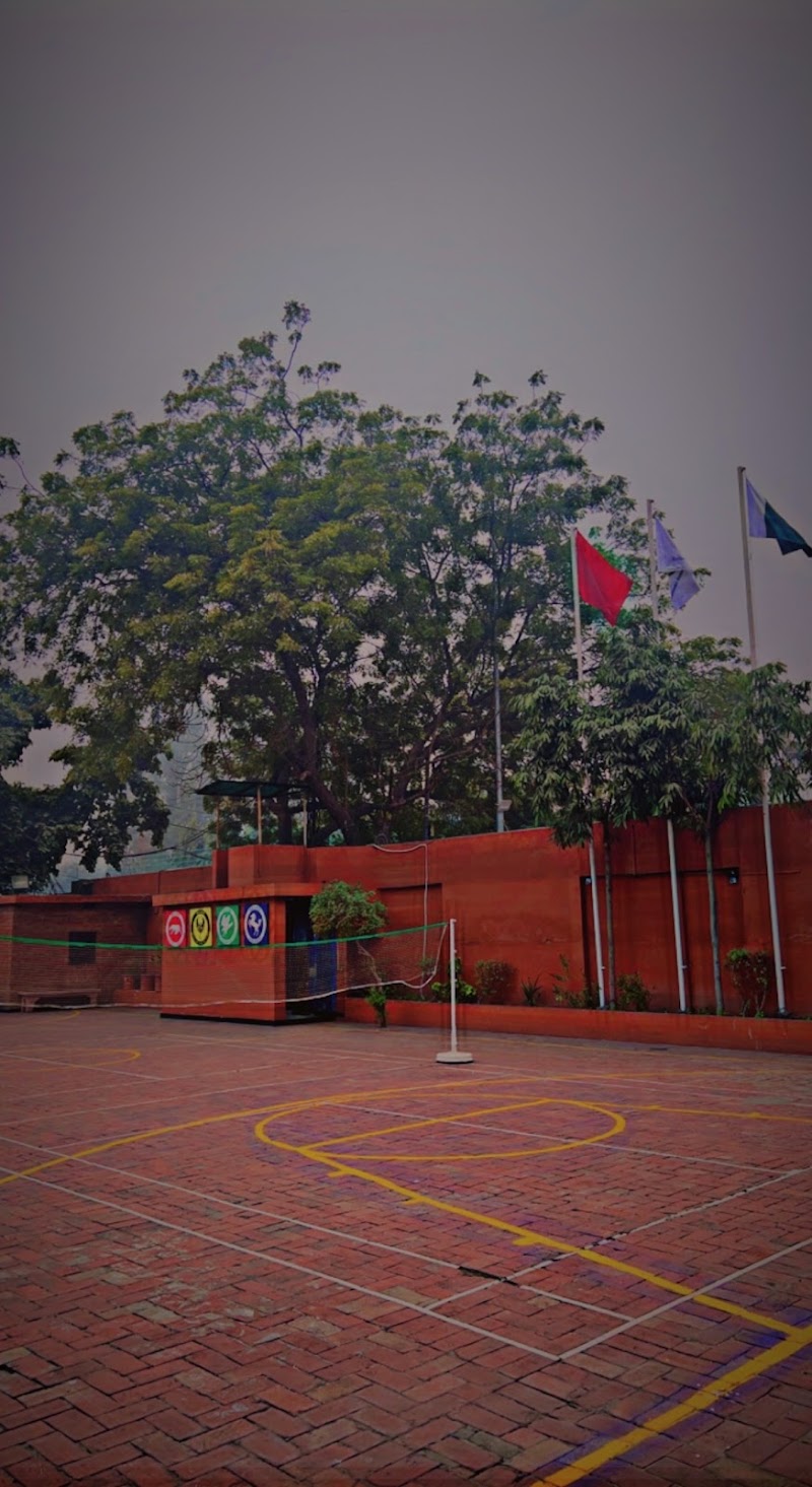 National Grammar School in لاہور, پنجاب